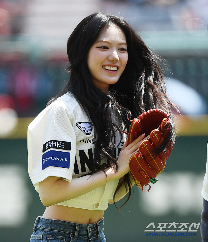 Song Seung-ki, the fifth starter of the first-line issuance, kept 6.2 scoreless innings and three home runs, LG, 93 wins, 2 wins, 1 loss in the winning series. Choi Jeong's missing SSG again at 50%