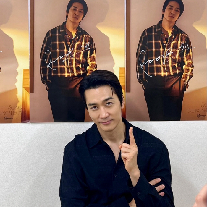 Song Seungheon, who still looks like a sculpture, said, 'Happy time with fans after a long time.'