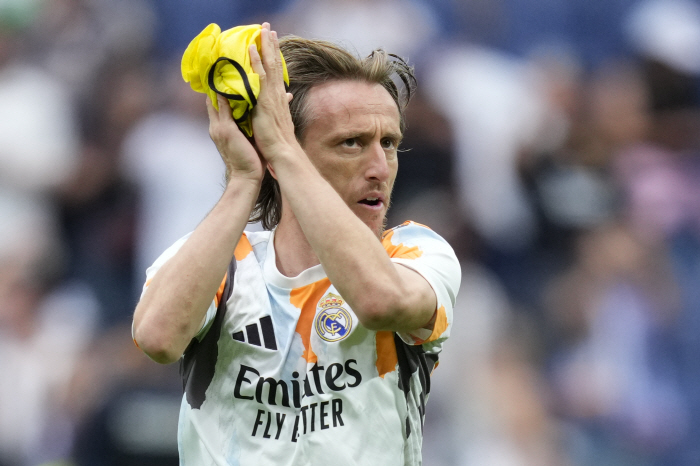Thank you, legend Modric Ancelotti, beautiful exit in standing ovation for the Bernabeu...Real, Mbappe Multi-Golro Sociedad 20 Defeat