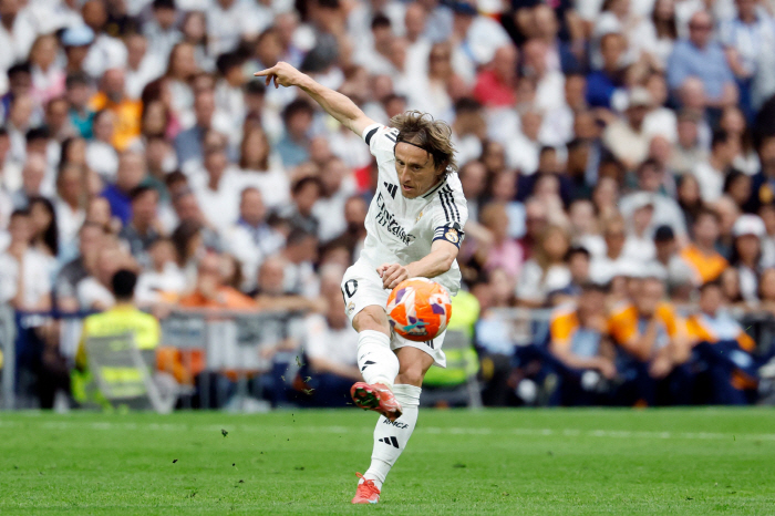 Thank you, legend Modric Ancelotti, beautiful exit in standing ovation for the Bernabeu...Real, Mbappe Multi-Golro Sociedad 20 Defeat