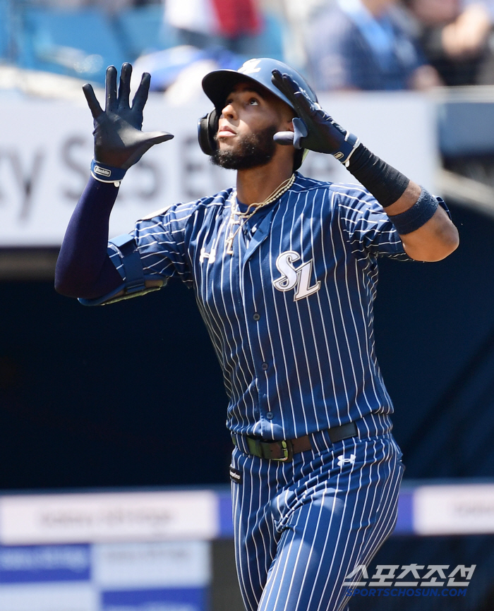 A thrilling walk-off home run (Daegu site) that made everyone excited at the end of the ninth inning with a surprise Samsung Diaz