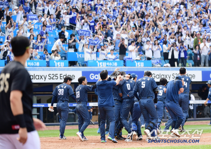 A thrilling walk-off home run (Daegu site) that made everyone excited at the end of the ninth inning with a surprise Samsung Diaz