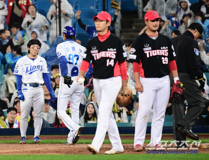 Wow, was it a losing game like this? Mistakes, mistakes, mistakes, mistakes  4 pitches hell...I checked KIA's horrible bare face