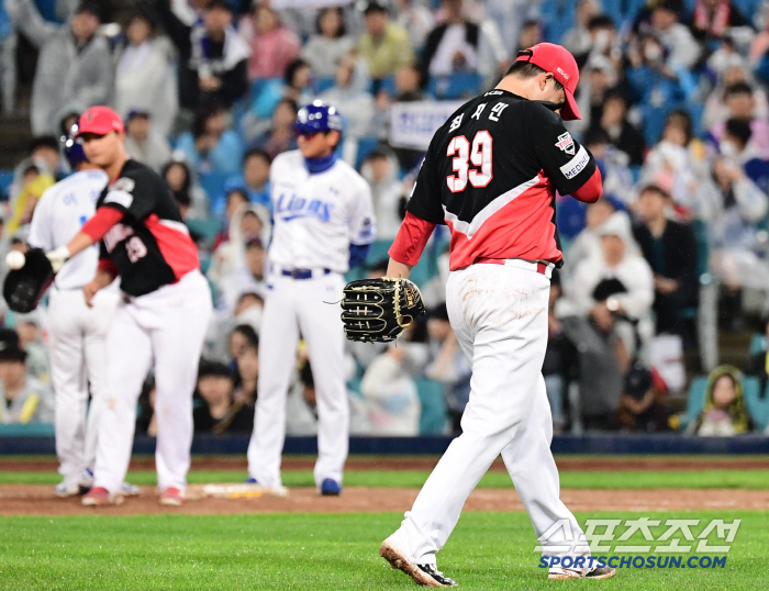 Wow, was it a losing game like this? Mistakes, mistakes, mistakes, mistakes  4 pitches hell...I checked KIA's horrible bare face