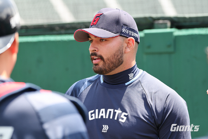Gamboa, the 159km left-hander's first appearance in the match against Samsung on the 27th → Lotte's future that dreams of more than fall baseball ran 