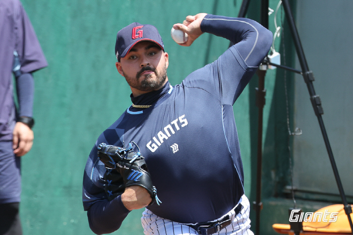 Gamboa, the 159km left-hander's first appearance in the match against Samsung on the 27th → Lotte's future that dreams of more than fall baseball ran 
