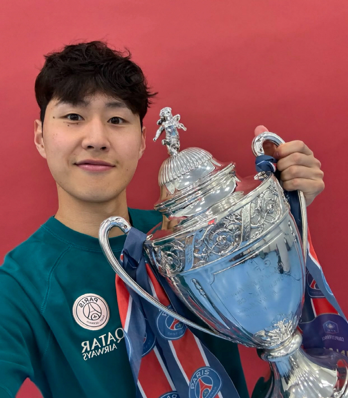 Golden Boy Lee Kang-in's New Challenge! Napoli's Transfer Realized...Man City legend and co-star → media LEE are willing to transfer
