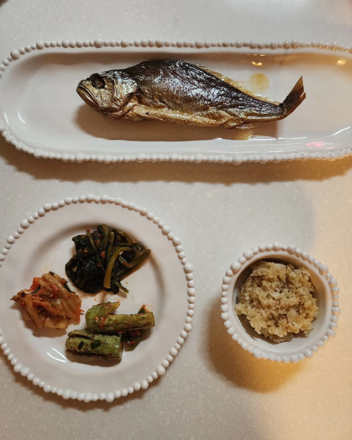 Han Hye-yeon brags about her waist after a meal with her body after losing 14kg