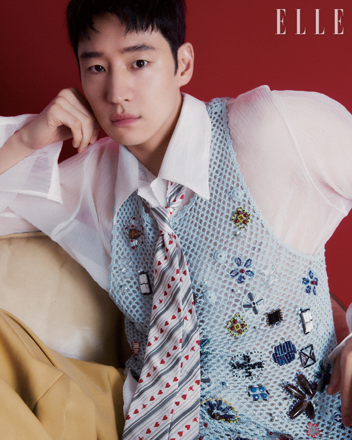 Lee Je-hoon’s Charisma Shines in ‘Big Deal’ Photo Shoot for Elle Korea