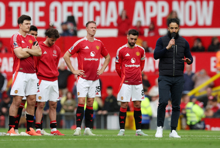 It was hard to cheer for them. Sorry Amorim hiding knife, official apology in sinner mode...New Manchester United's exit → Start to improve constitution