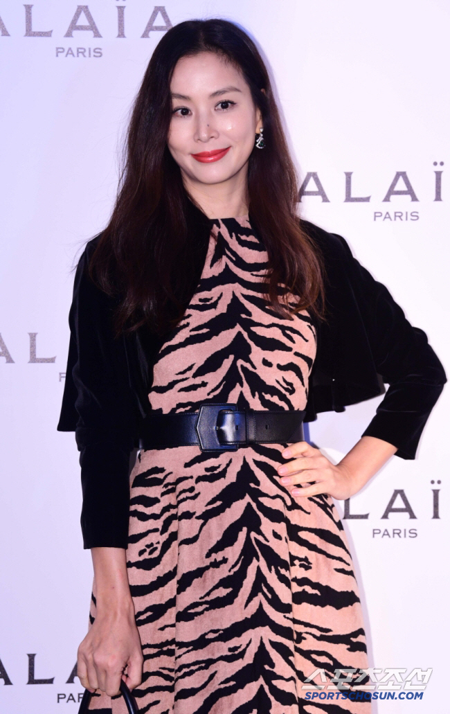 Ko So-young and Oh Eun-young joined hands to share the good newsThe first challenge in 33 years since debut, sympathy and consolation will be delivered. 