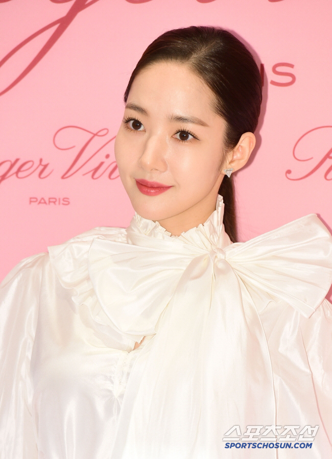  Park Min-young benefited from the global box office of my male friend..Amazon's first drama, Confidence Man KR Casting