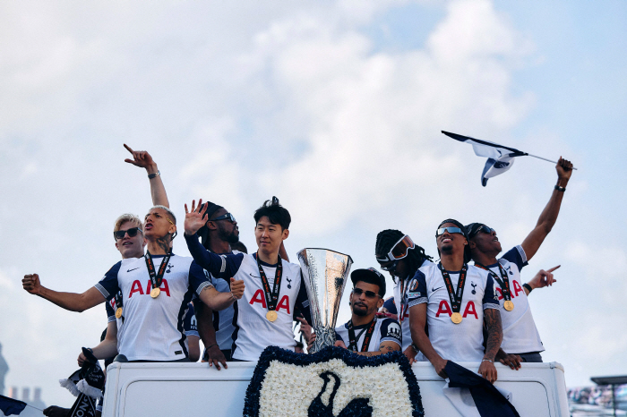 One more big soccer slant? What kind of windfall is there when you get the trophy, Yu Gwan-sun!Tottenham to renew Son Heung-min's contract Never allow transfer
