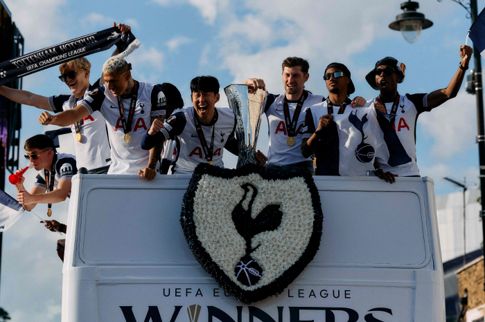 One more big soccer slant? What kind of windfall is there when you get the trophy, Yu Gwan-sun!Tottenham to renew Son Heung-min's contract Never allow transfer