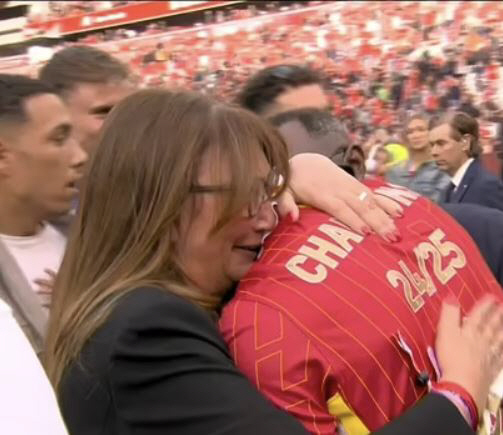 This love ♥ Never received Liverpool 20 years of farewell whistle, Alexander Arnold who shed tears