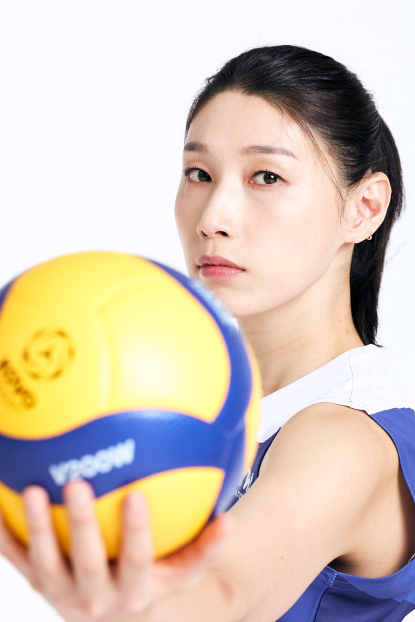 Volleyball Emperor Kim Yeon-kyung finally returns as an entertainment show after retirement, opening the second act of her life