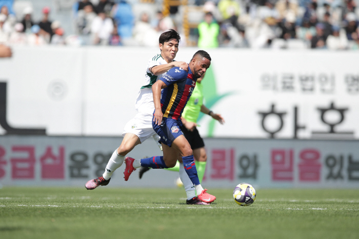 All three-cylinder engines led by Jeonbuk undefeated are Hong Myung-bo...Will he show his true feelings