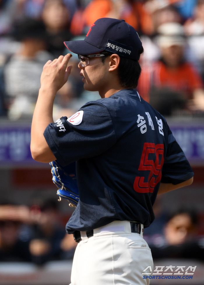 Average 229 minutes of blood fight → 5.7 pitchers consumed mound overload shadow...Lotte's dilemma every day. 