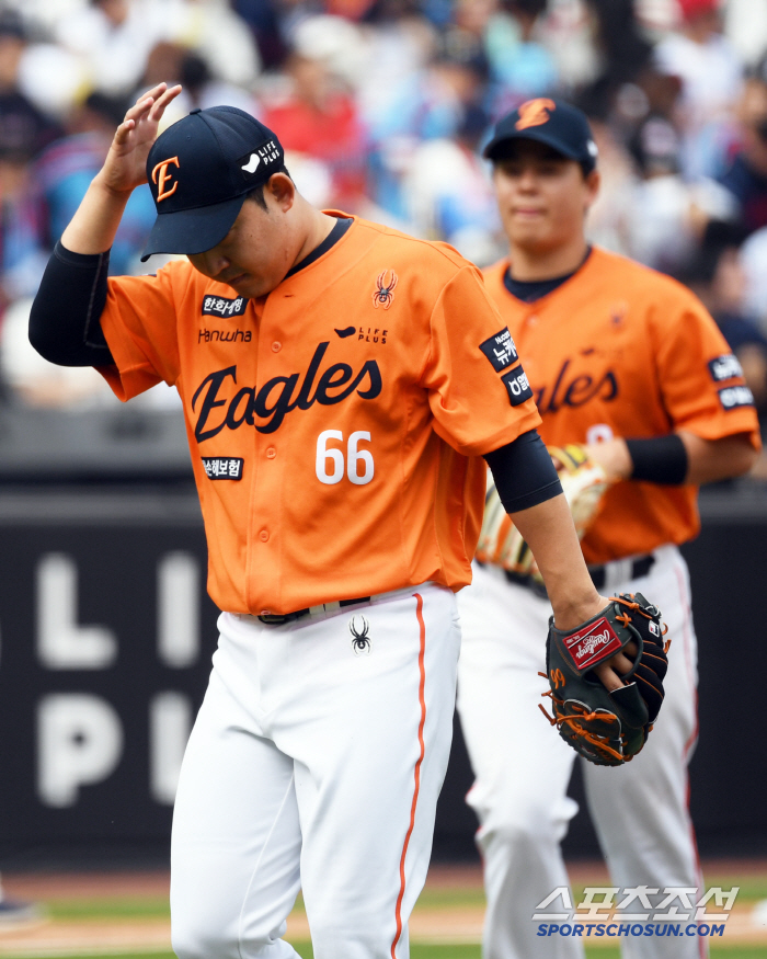 Coach Moon Dong-ju and Dal noticed in Ulsan in the fifth inning. It won't be that long.Saturday's match against NC is a return match for 7.8 billion FA.