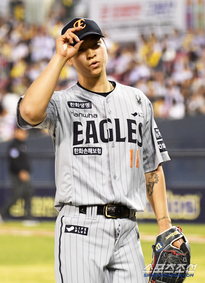 Coach Moon Dong-ju and Dal noticed in Ulsan in the fifth inning. It won't be that long.Saturday's match against NC is a return match for 7.8 billion FA.