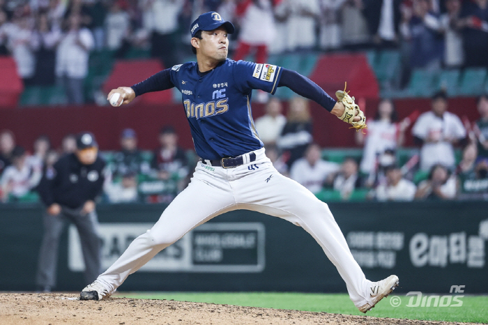 Crazy diving catch that blocked him from finishing the bottom of the 11th! Fireworks pitching match with no four outs → 17 consecutive hitters, a 1-1 draw with SSG and NC 