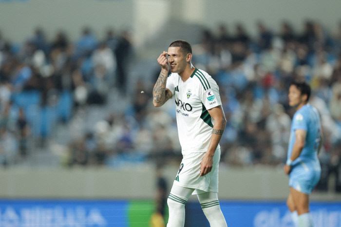 Unstoppable...Jun Jinwoo won 1G1A Jeonbuk again! Daegu 4-0 Green onion ahead of Kim Byung-soo's inauguration