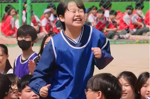 Elementary school singer Hwang Min-ho's first sports day → Explosion of talent and excitement in front of school students..Why am I so shy? (Sudol)