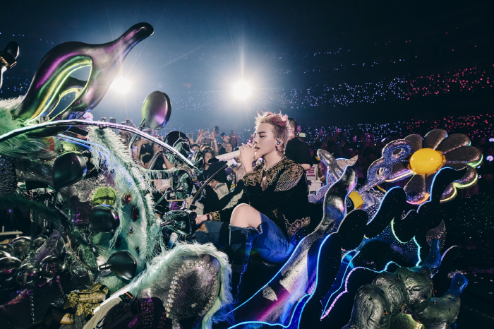 G-Dragon Ignites Osaka Dome with 80,000 Fans in Spectacular World Tour Show