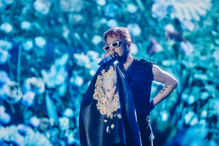 G-Dragon Ignites Osaka Dome with 80,000 Fans in Spectacular World Tour Show