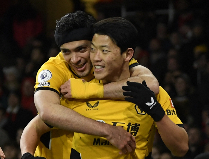 Hwang Heechan is finally leaving? Suggestion of separation on social media → Age enough to challenge the interests of several clubs...countdown to say goodbye to Wolverhampton