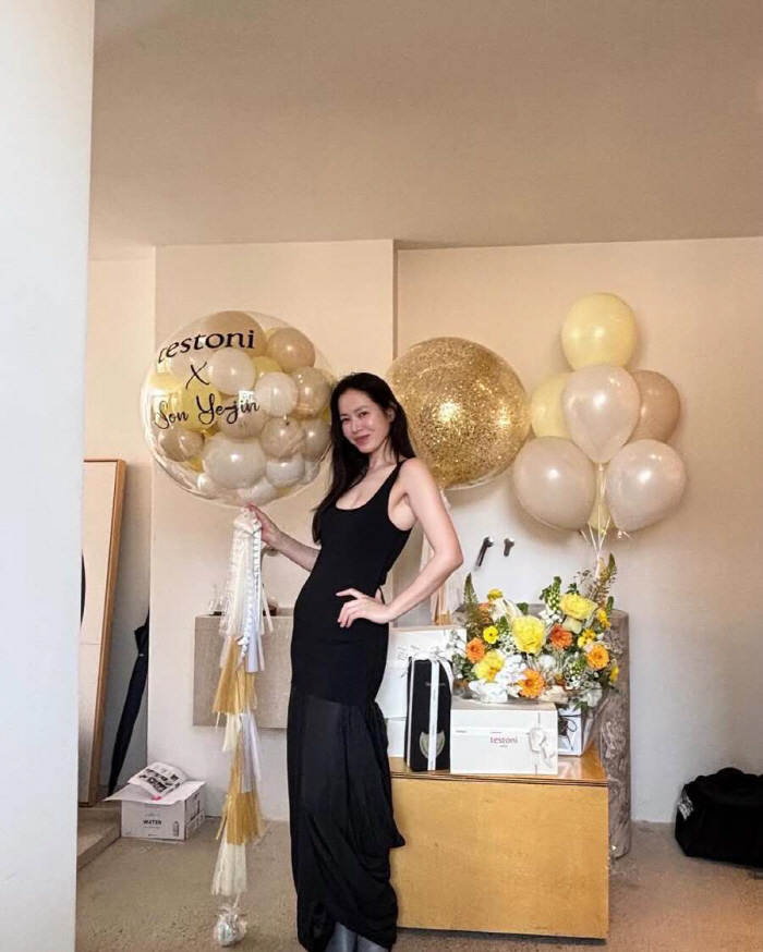 'Hyunbin ♥' Son Ye-jin's Body as a Female Woman After Giving Birth...a silhouette attached to a dress