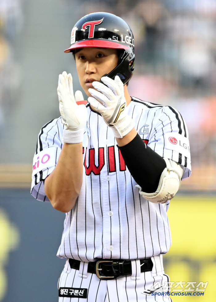 Injured ward LG won again. Lim Chan-kyu won eight games, Kim Jin-sung Park Myung-geun kept one point difference. LG 21 won. Now, 3.5G car with Hanwha