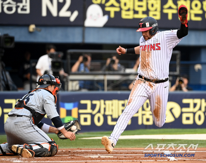 Injured ward LG won again. Lim Chan-kyu won eight games, Kim Jin-sung Park Myung-geun kept one point difference. LG 21 won. Now, 3.5G car with Hanwha