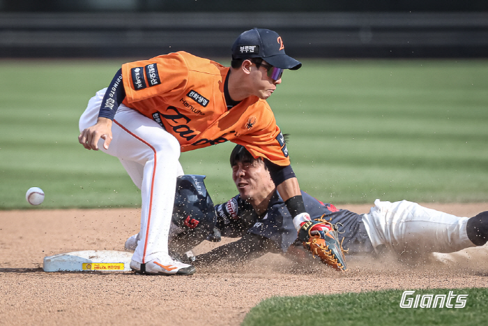 It's water fountain, right? Half the team steal is out of the leadoff...12 joint baseball duo in a month 