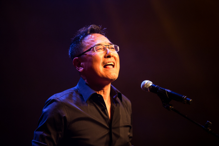 Kwon In-ha, the thunder tiger, will hold a live concert roar on the 31st. The best stage ever