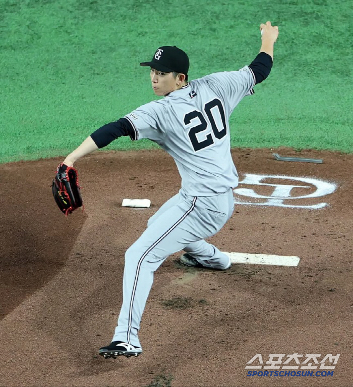 Look up, you're not that kind of pitcher. You've been beaten up, you've lost 10 runs, you've gone to the second...Why did a foreign pitcher from another team send a message of support? 