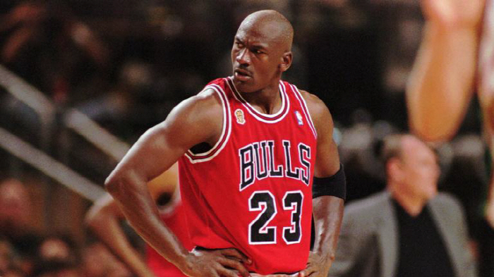 MJ won 15 times? That's outrageous!  Media refutation LeBron chose the team, and Jordan announced his retirement