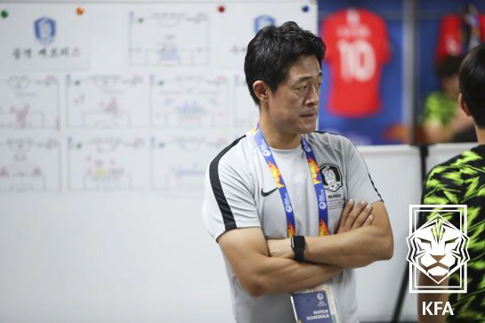  The Korea Football Association appointed Lee Min-sung as the coach of the U22 national team...High marks for national team management know-how and solid philosophy