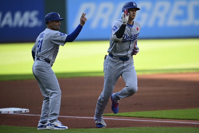 Ohtani is the lone leader in 19 home runs with 185km cannon explosion, and Kim Hye-sung has no hits in three at-bats and even an error in LAD 62 CLE (6th inning)