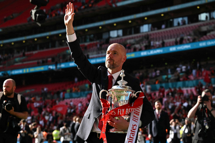 Should I erase the dark history of Manchester United? Tenhach Takes Chief of Leverkusen