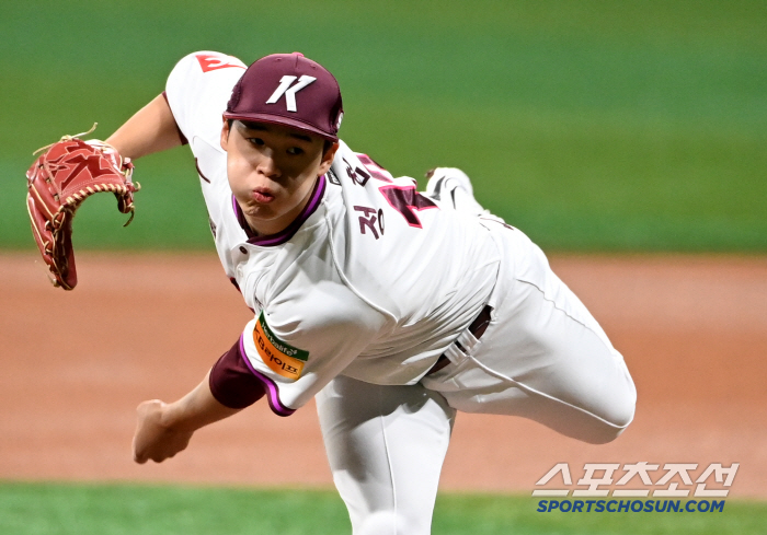 The winning pitcher in his 122nd pitch debut → Shoulder pain → 25 pitches in his first game. No. 1 Jung Hyun-woo, 2nd in the second division, 2 hits and 2 runs in 1 inning (indemnity) 