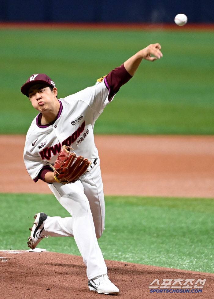 The winning pitcher in his 122nd pitch debut → Shoulder pain → 25 pitches in his first game. No. 1 Jung Hyun-woo, 2nd in the second division, 2 hits and 2 runs in 1 inning (indemnity) 