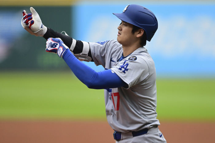 3G consecutive home runs! Ohtani's first 20 home runs of the season. This time, it's his second at-bat