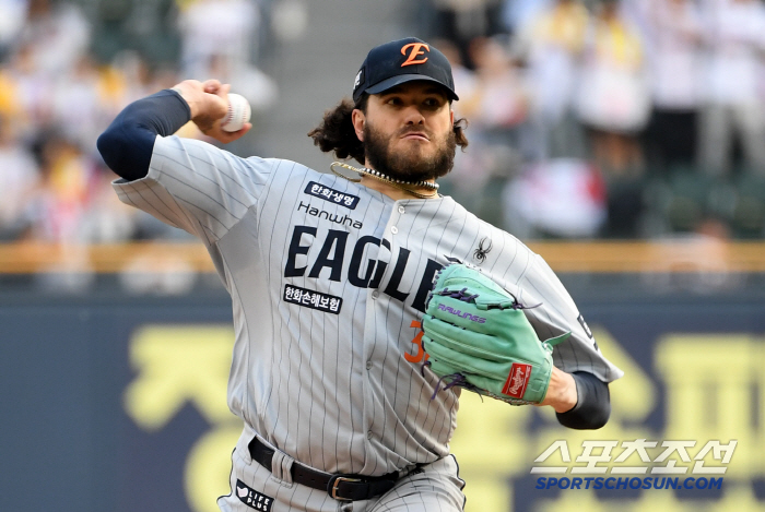 40→44→65 Chae Eun-sung struck out with two outs and a two-run shot → two outs and a bases-loaded swing in the 11th inning. Hanwha chases LG again after 2.5G cars