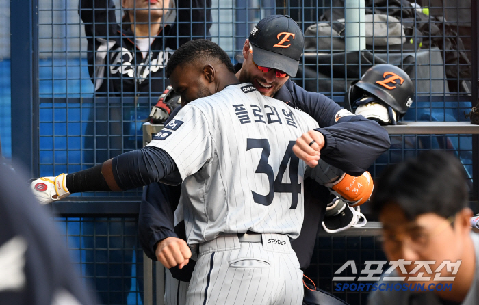 40→44→65 Chae Eun-sung struck out with two outs and a two-run shot → two outs and a bases-loaded swing in the 11th inning. Hanwha chases LG again after 2.5G cars