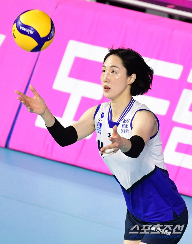 6 winning rings Hwang Yeon-ju has completed a road construction contract...15-Year Breakup With Hyundai Engineering & Construction