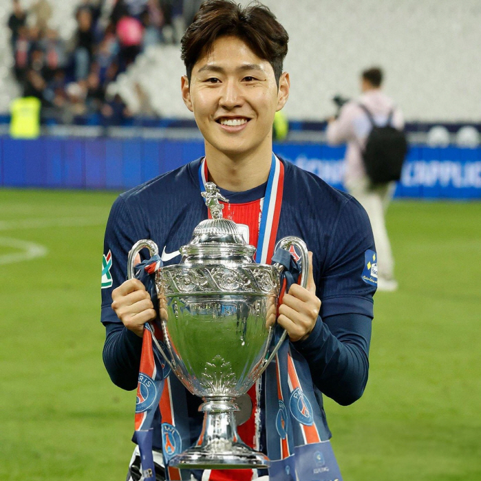  Lee Kang-in's all-time reversal to Manchester United broke rumors...LEE Rejects PSG's Long-Term Contract