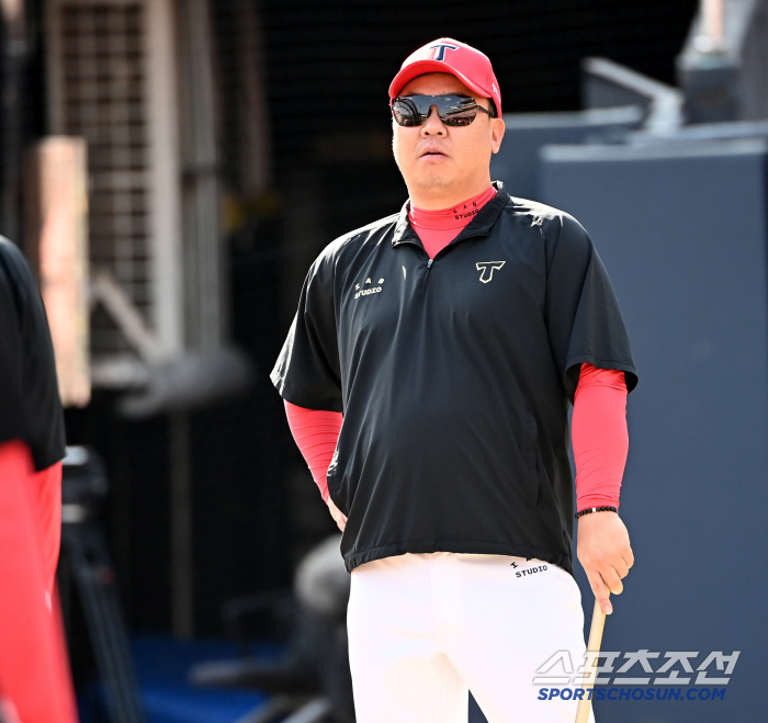 Coach Lee Bum-ho's meaningful message The players that are now, literally, are first-team players 