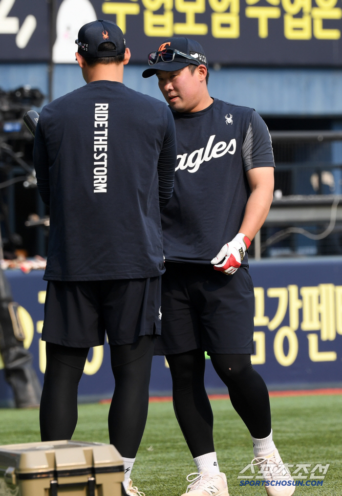Finally, 7.2 billion FA returned to the first team, and coach Kim Kyung-moon's belief in Ahn Chi-hong's deployment seven times on the first day of his return (Jamsil site)