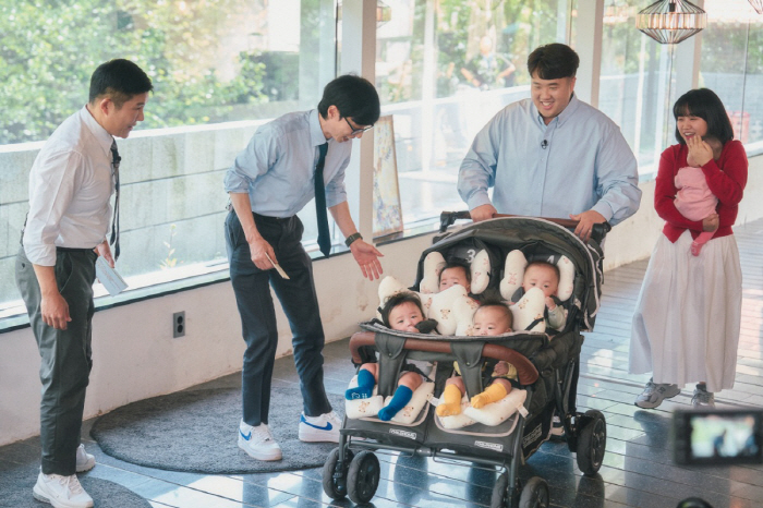 The first natural pregnancy in Korea..151cm tall 7 months pregnant and giving birth (Uquiz)